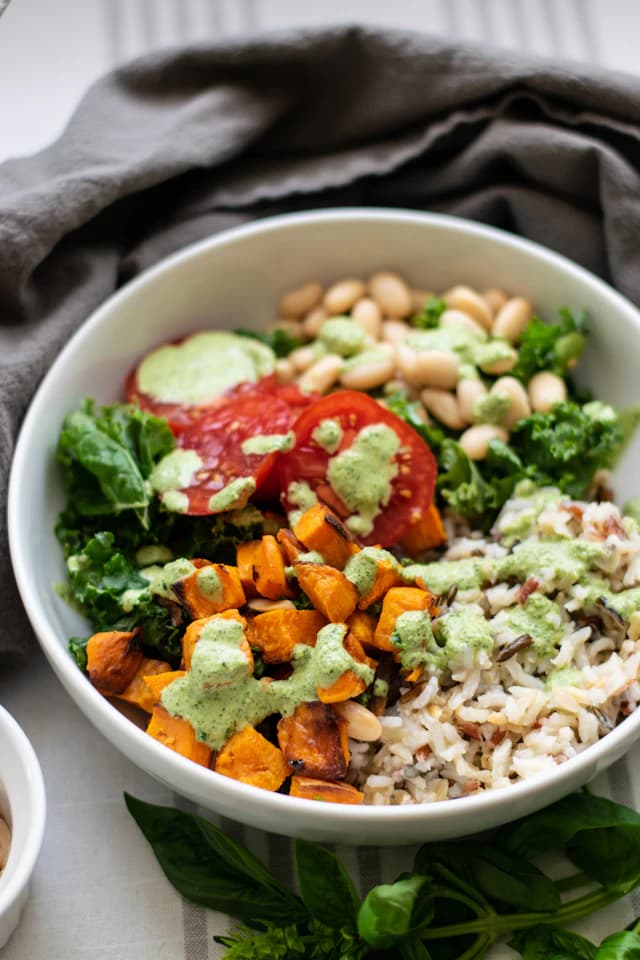 Grain bowl with avocado and colourful vegetables — illustrative stock photograph